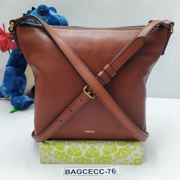Fossil Brown Leather Zipper Closure Crossbody Bag - Picture 2 of 15